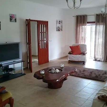 Casa Oliveiras * 알바도스