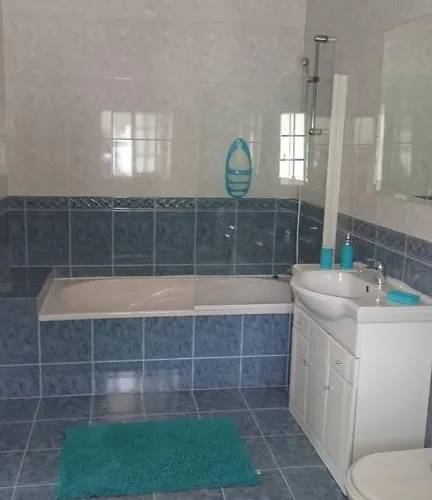 Casa Oliveiras 别墅 *